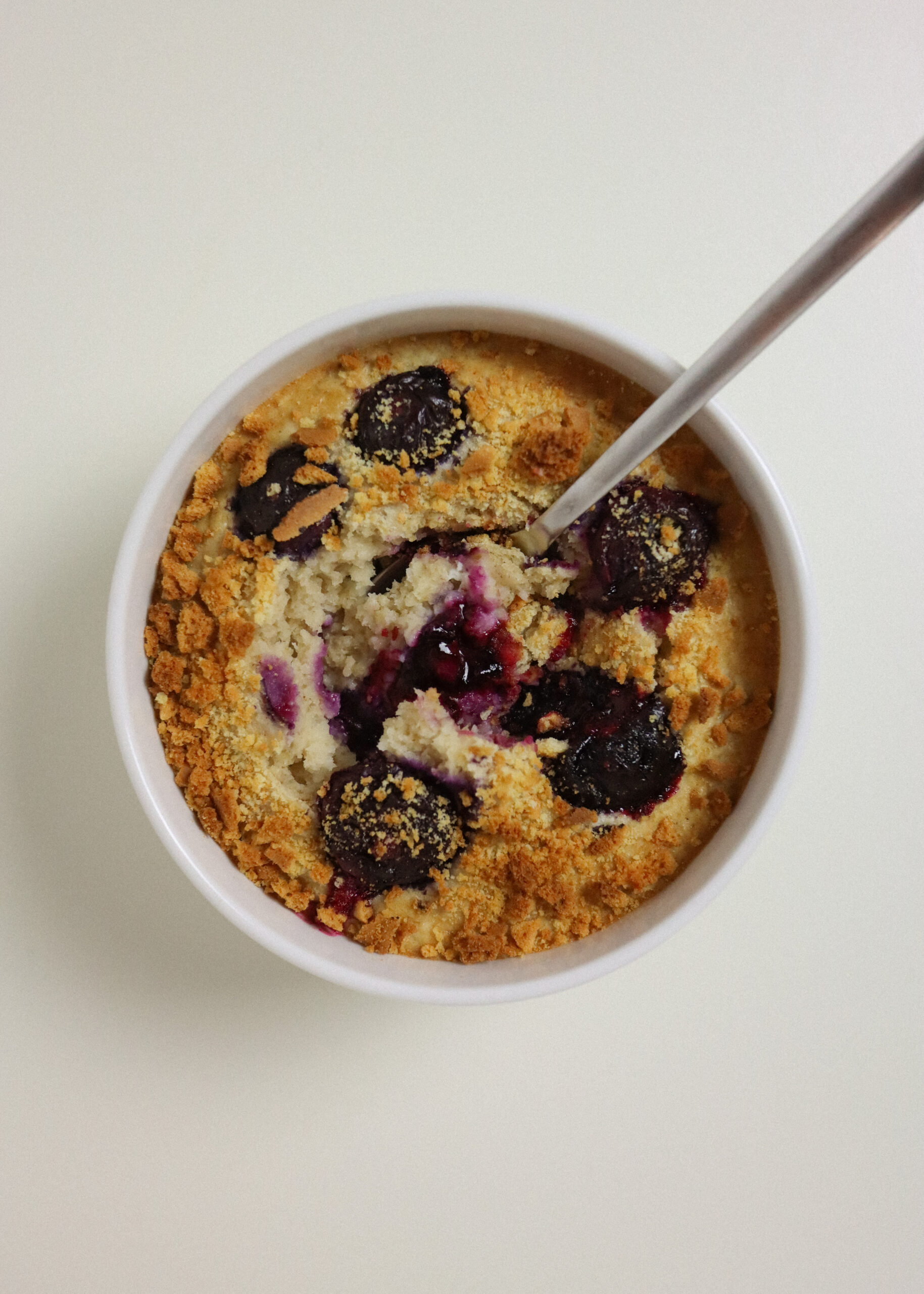 BLUEBERRY CHEESECAKE BAKED OATS