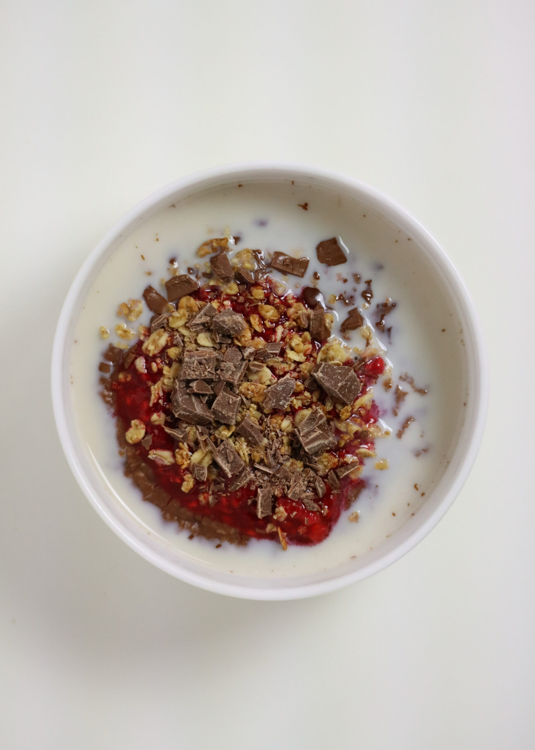 RASPBERRY CHOCOLATE OATMEAL